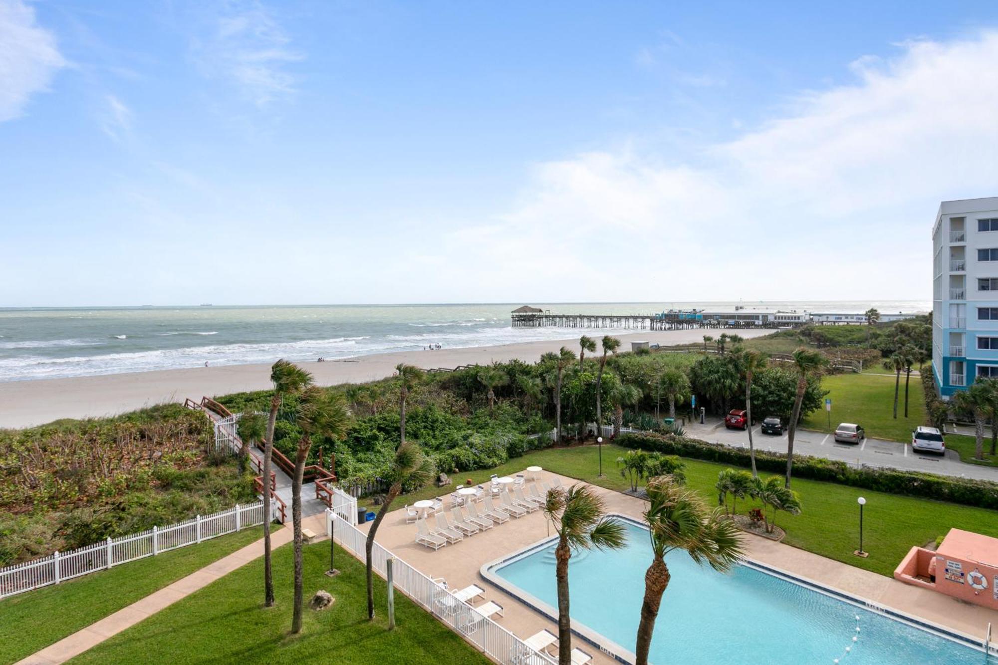 Cocoa Beach Towers Camera foto