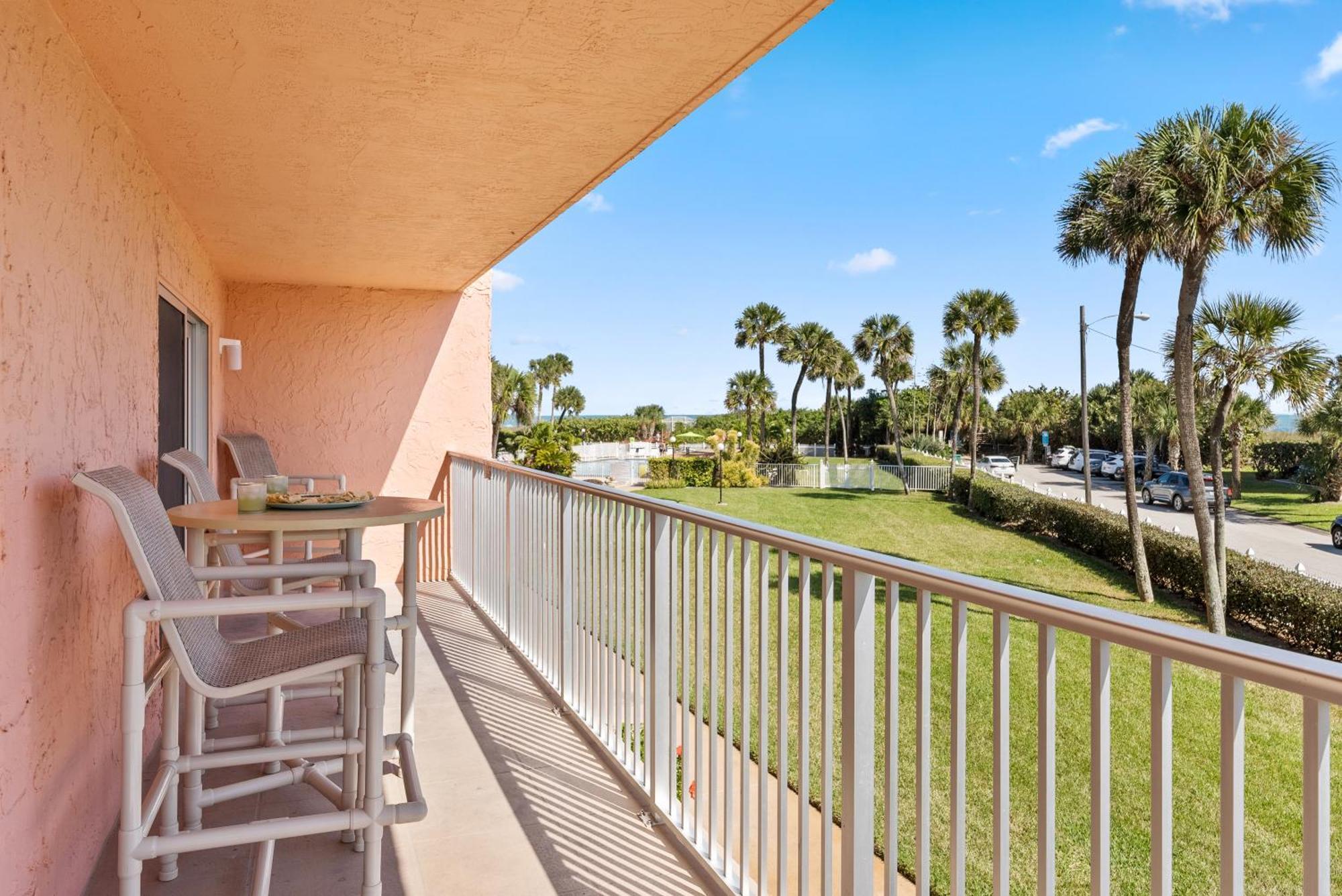 Cocoa Beach Towers Camera foto