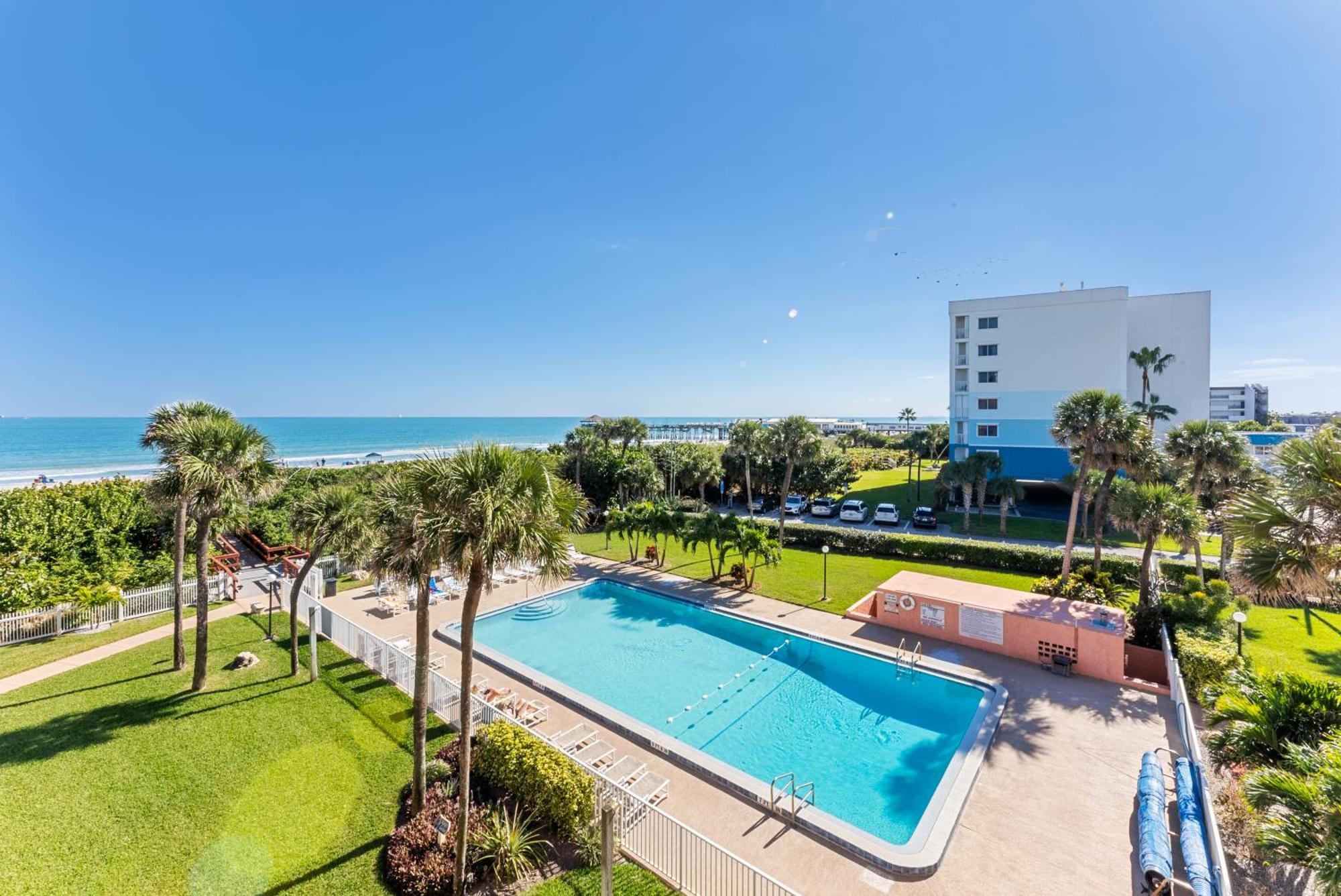Cocoa Beach Towers Esterno foto